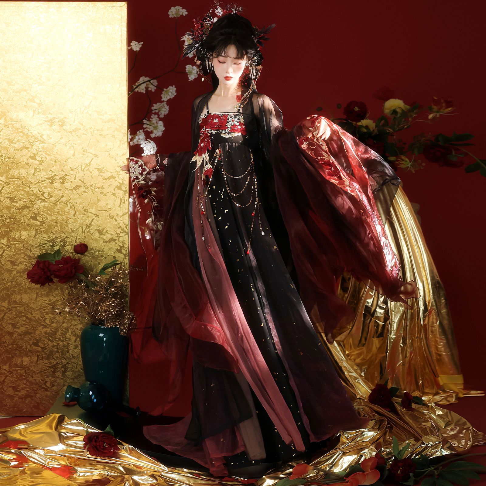 검은색과 빨간색이 조화된 꽃무늬 자수 장식의 투명한 넓 - Anime Cosplay In Chinese 리뷰 및 가격