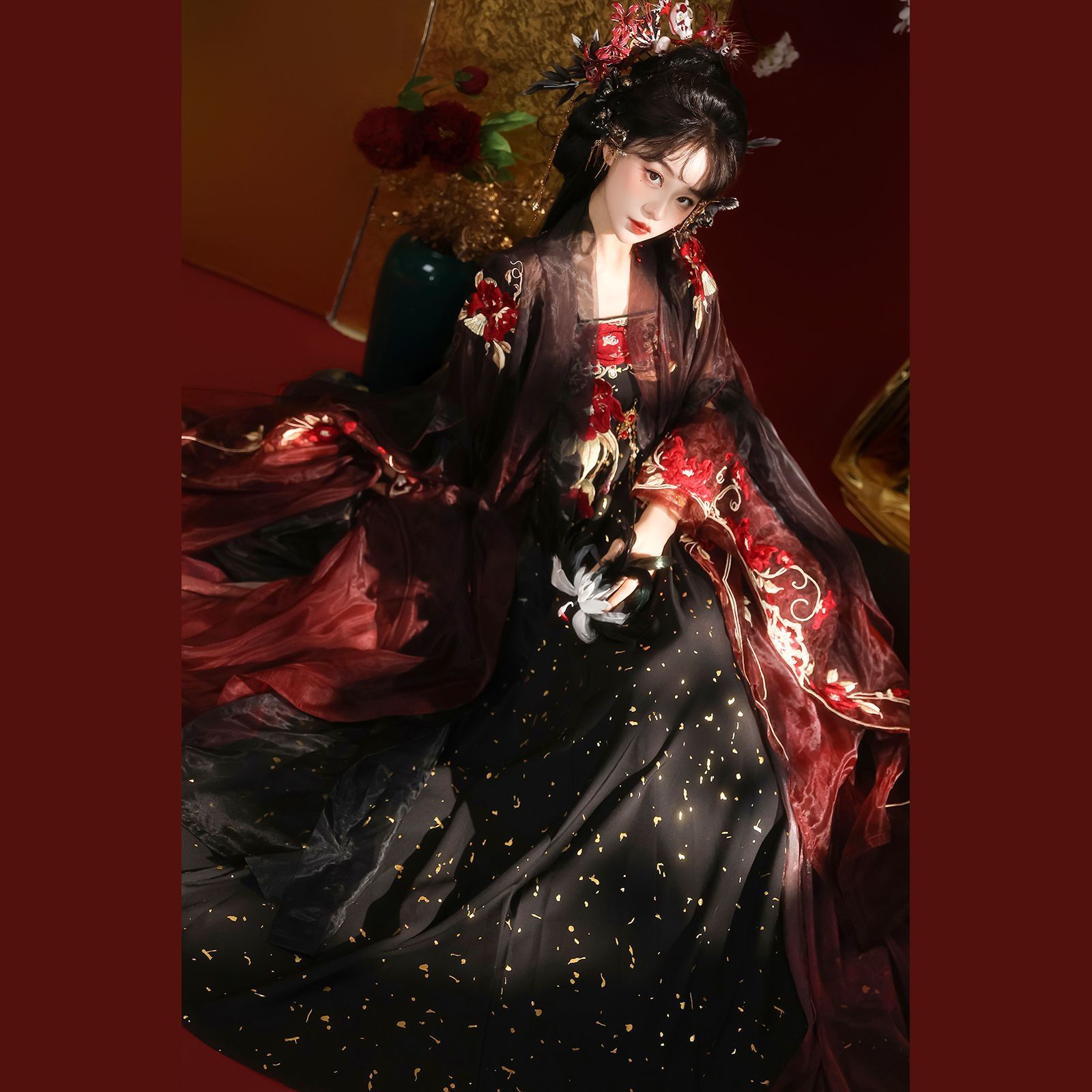 검은색과 빨간색이 조화된 꽃무늬 자수 장식의 투명한 넓 - Anime Cosplay In Chinese 리뷰 및 가격